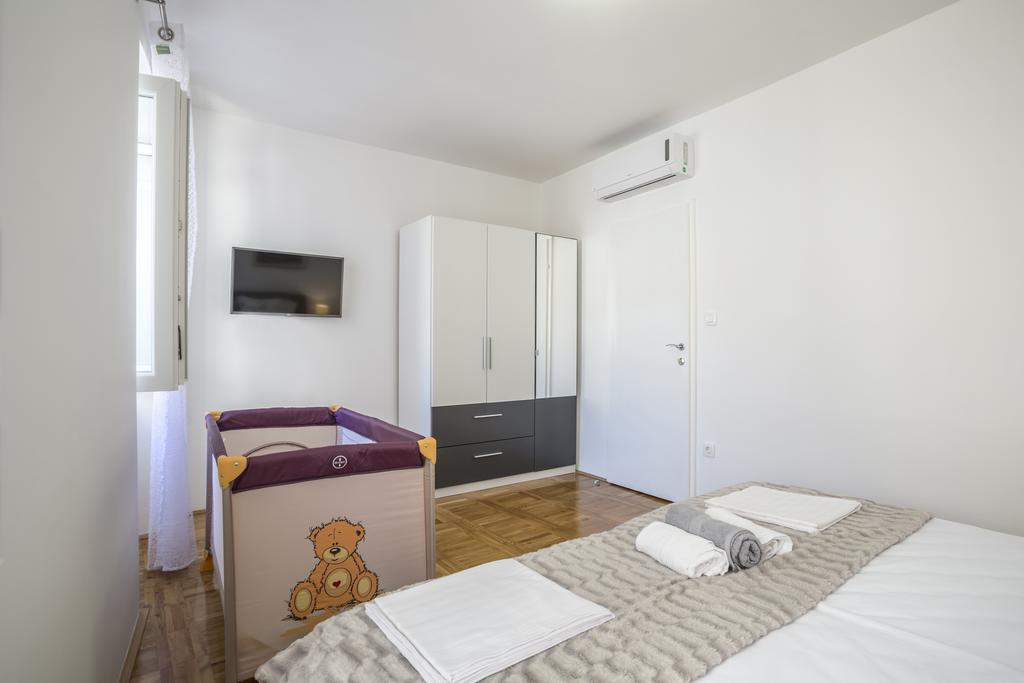 Villa Ines Комижа Экстерьер фото